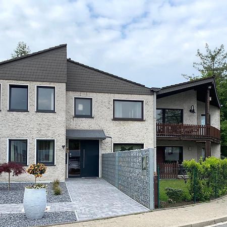 Besotel Erkrath- Schicke Fewo Oder Apartments Zentral Naehe Bahnhof Und Autobahn Im Neandertal Mit Glasfaser Wlan Und Freies Parken ภายนอก รูปภาพ